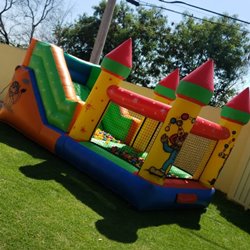 1.1 - Tobogã com piscina de bolinha - 5.00m x 3.00m x 2.60m